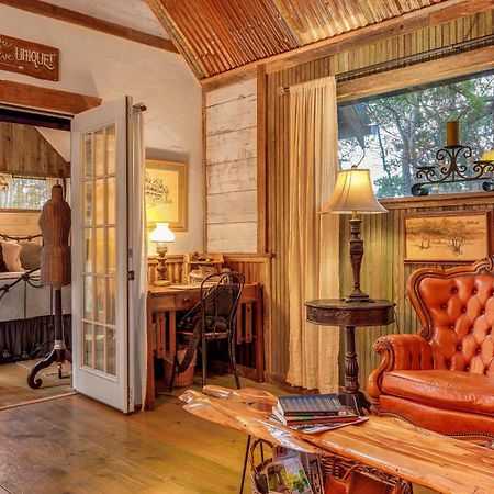 Pet-Friendly Wimberley Cabin With Fire Pit And Hot Tub Ngoại thất bức ảnh