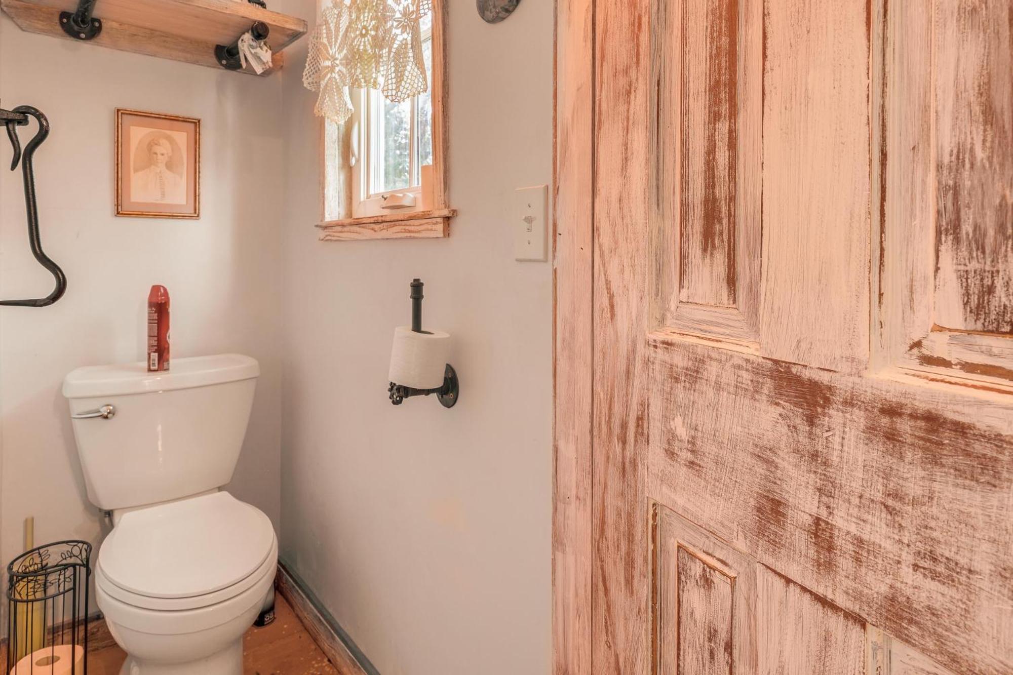 Pet-Friendly Wimberley Cabin With Fire Pit And Hot Tub Ngoại thất bức ảnh