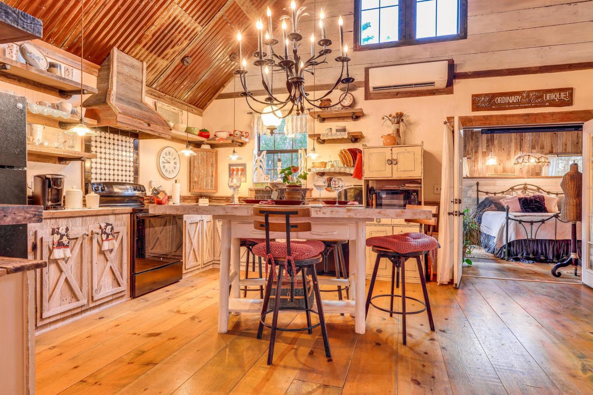 Pet-Friendly Wimberley Cabin With Fire Pit And Hot Tub Ngoại thất bức ảnh