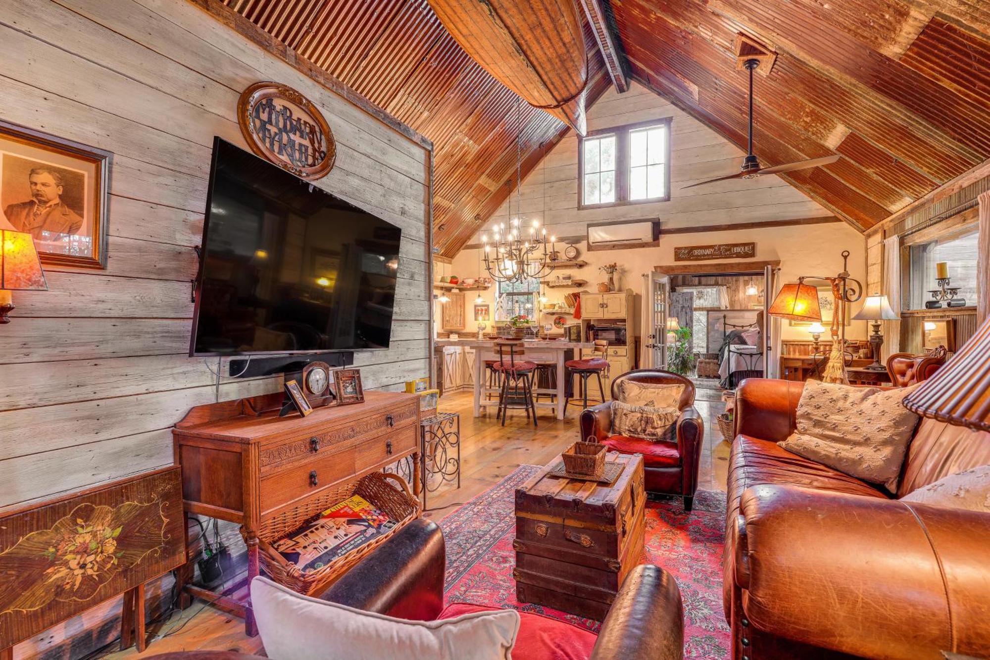 Pet-Friendly Wimberley Cabin With Fire Pit And Hot Tub Ngoại thất bức ảnh