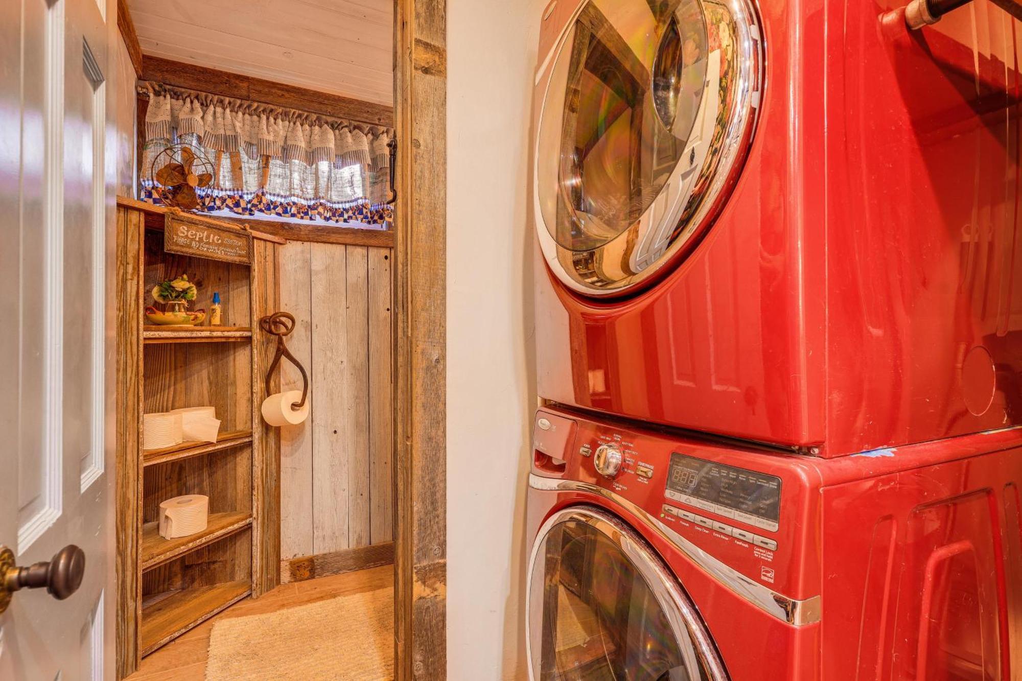 Pet-Friendly Wimberley Cabin With Fire Pit And Hot Tub Ngoại thất bức ảnh