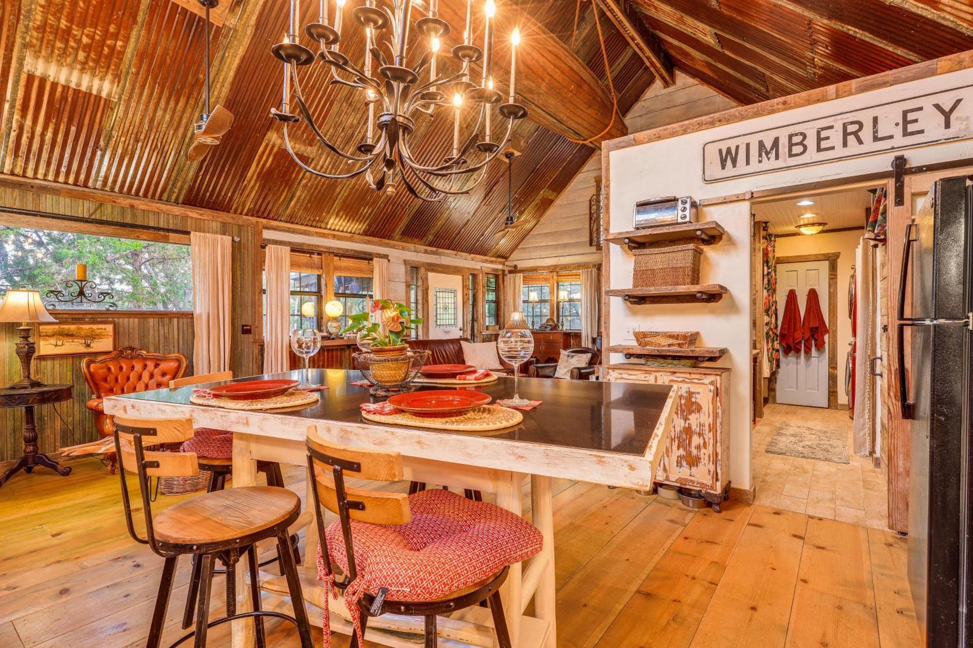 Pet-Friendly Wimberley Cabin With Fire Pit And Hot Tub Ngoại thất bức ảnh