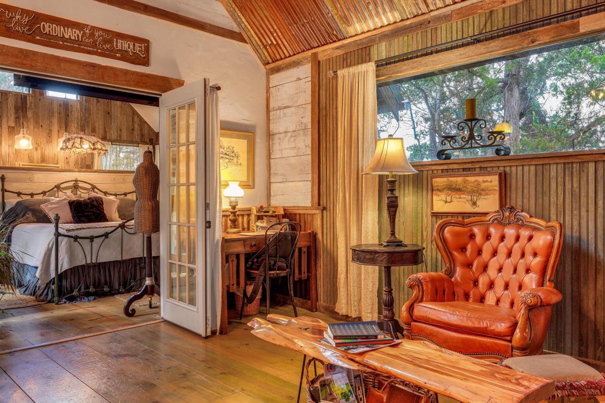 Pet-Friendly Wimberley Cabin With Fire Pit And Hot Tub Ngoại thất bức ảnh