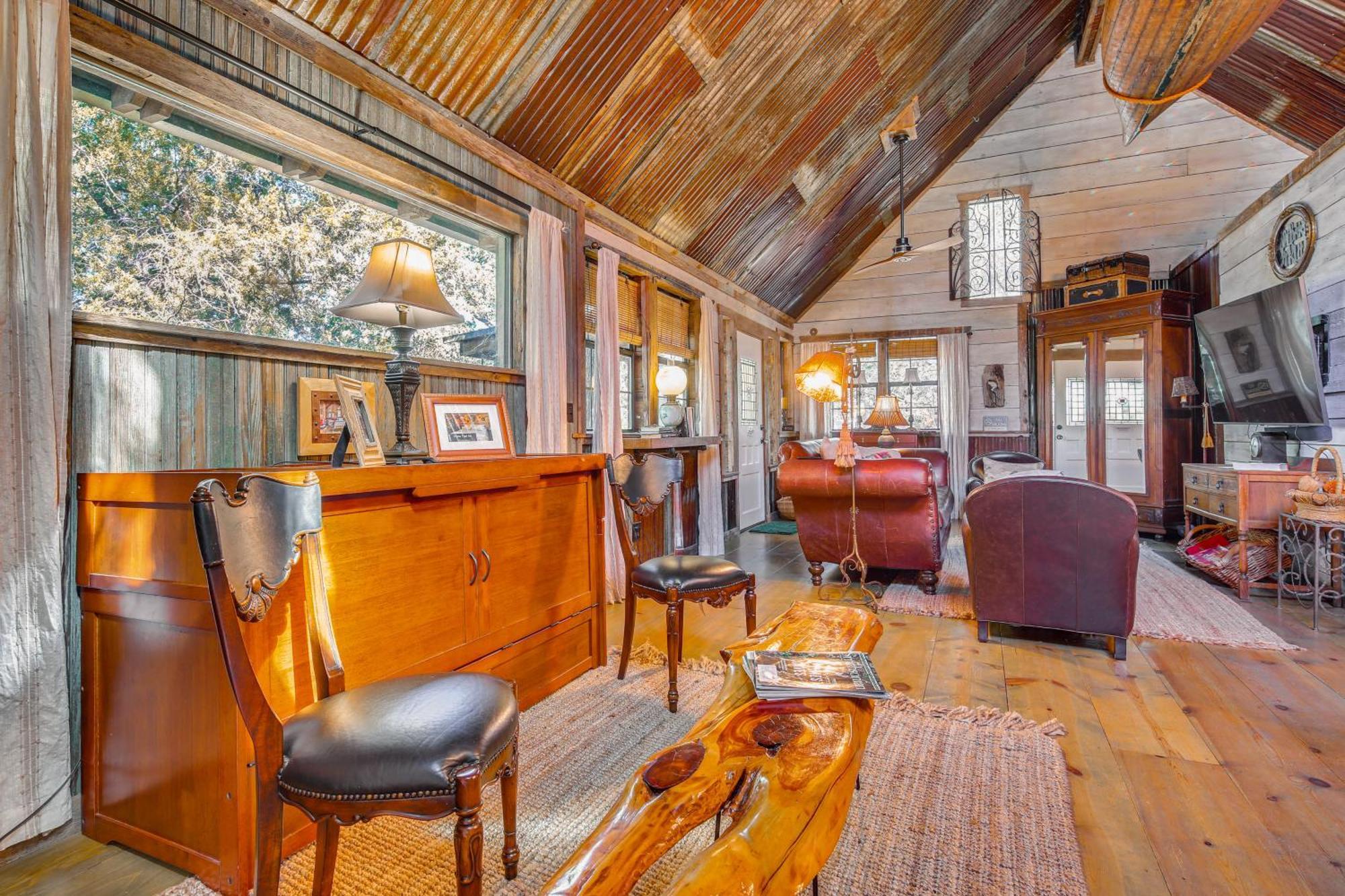 Pet-Friendly Wimberley Cabin With Fire Pit And Hot Tub Ngoại thất bức ảnh